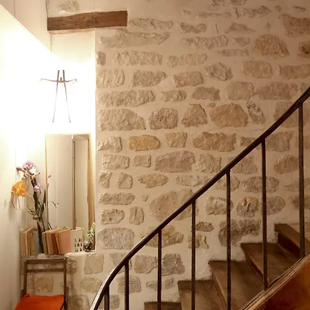 Bonne Nuit Hotel