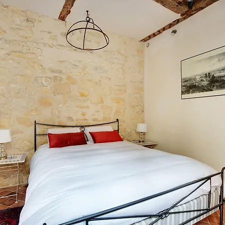 Bonne Nuit Hotel