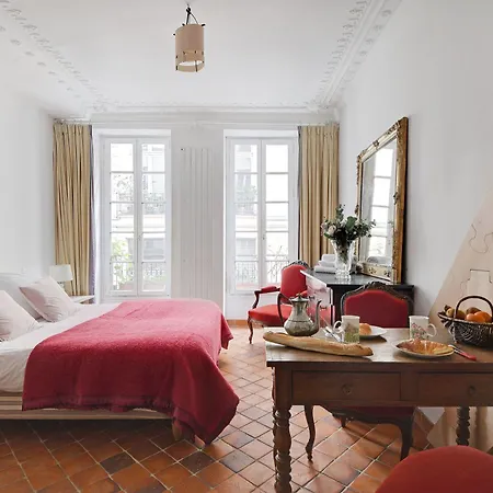 Bonne Nuit Hotel